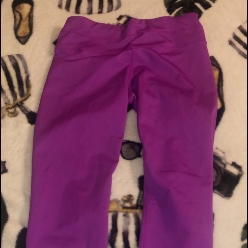 yoga leggings.